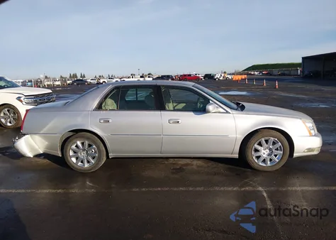 2011 Cadillac Dts Premium Collection z USA, uszkodzony, nr VIN 1G6KH5E64BU134715